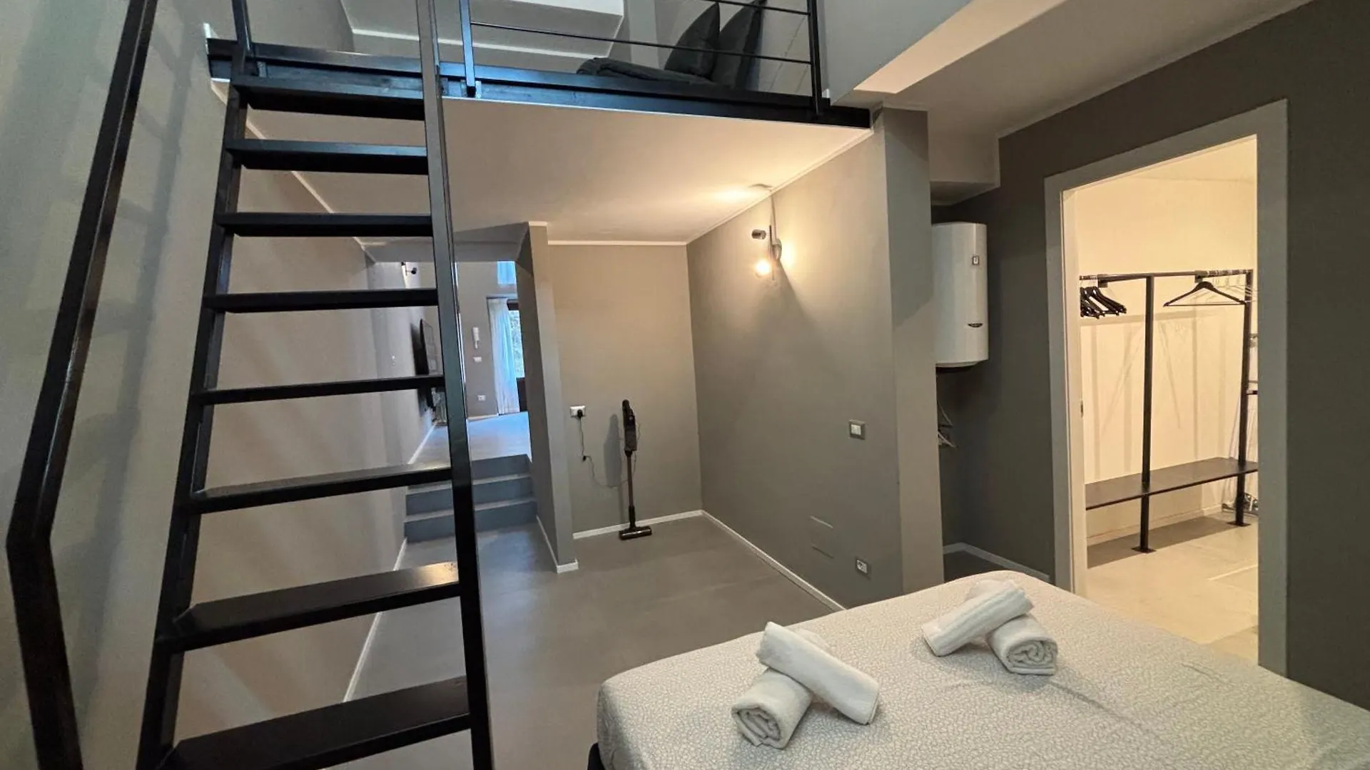 Hozyhome Soluzione A Prezzo Imbattibile Vicino Alla Bocconi Milano