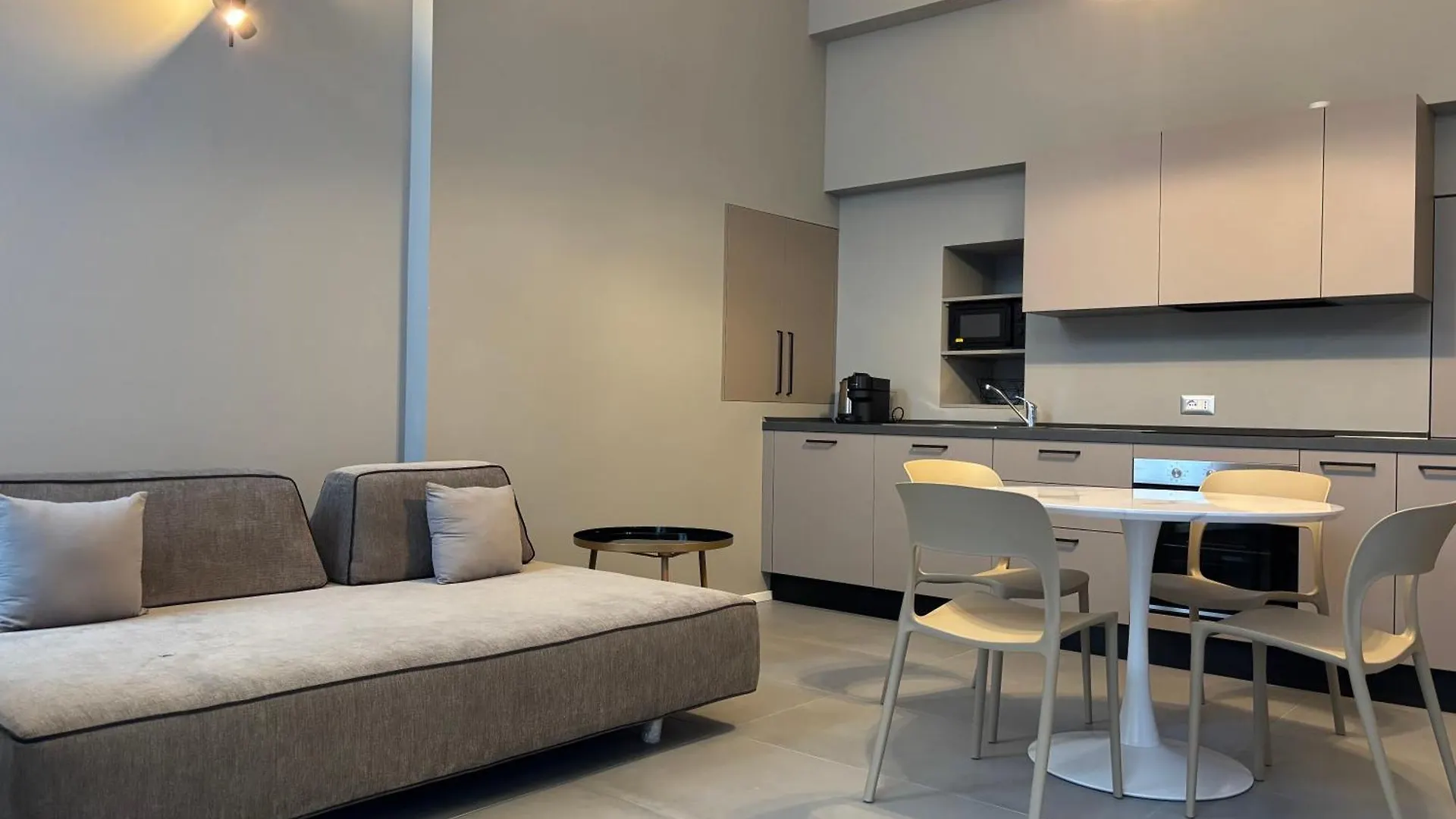 Appartamento Hozyhome Soluzione A Prezzo Imbattibile Vicino Alla Bocconi Milano