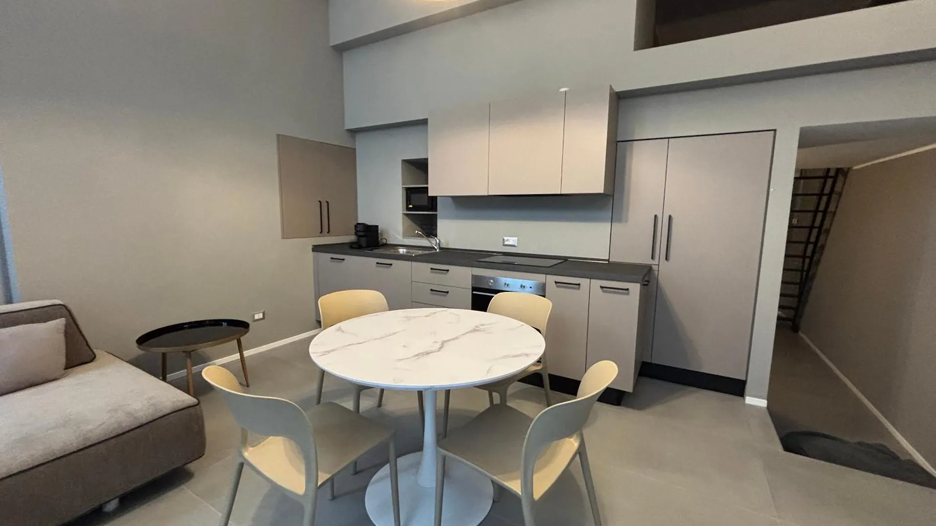 Hozyhome Soluzione A Prezzo Imbattibile Vicino Alla Bocconi Milano Appartamento
